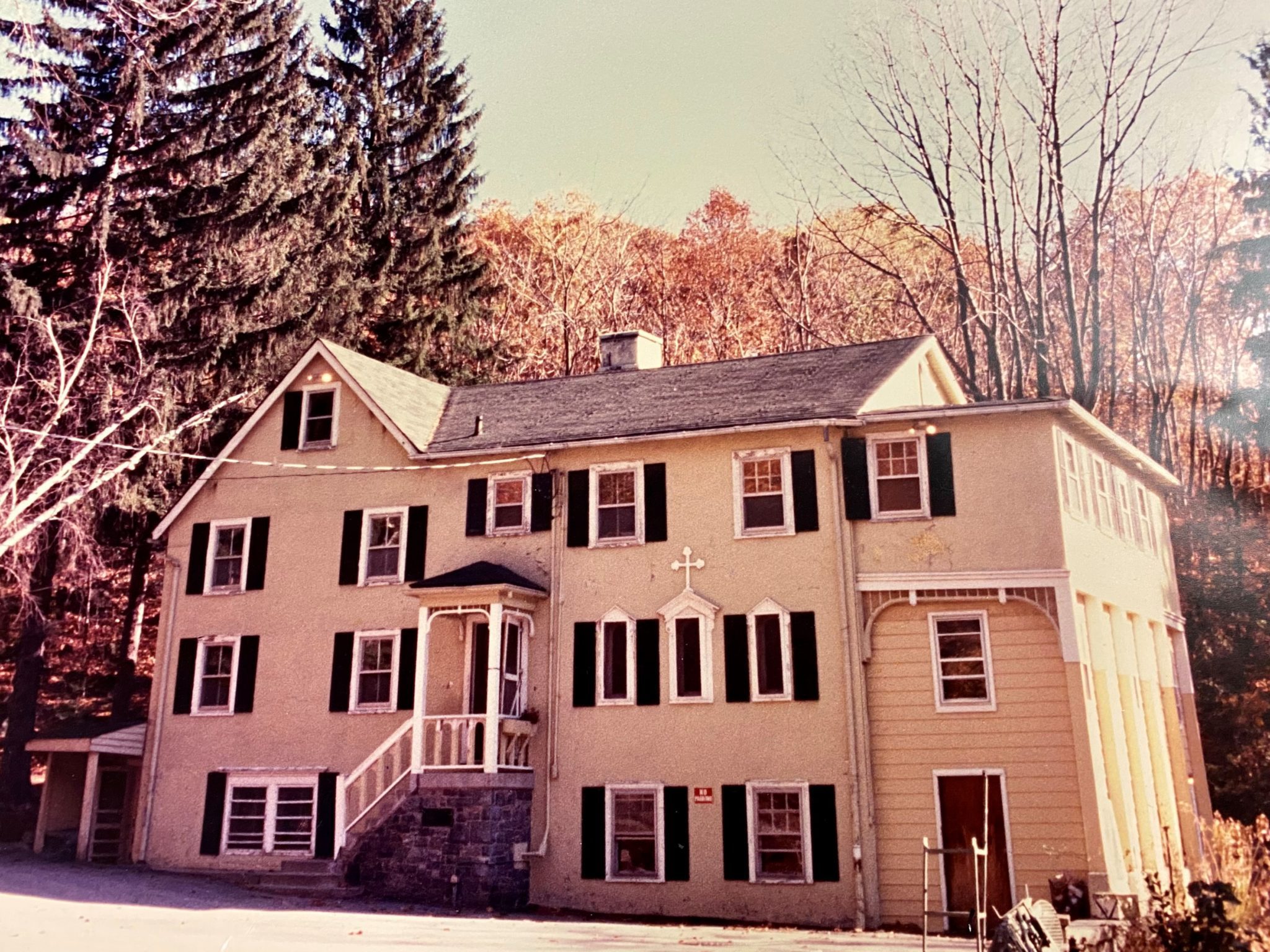 1976 – New Hope Manor