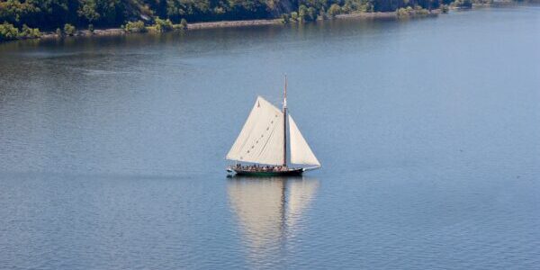 Hudson-River-Sloop-Clearwater_Photo-Credit-Maggie-Howell-@Mighty.Hudson Clearwater boat